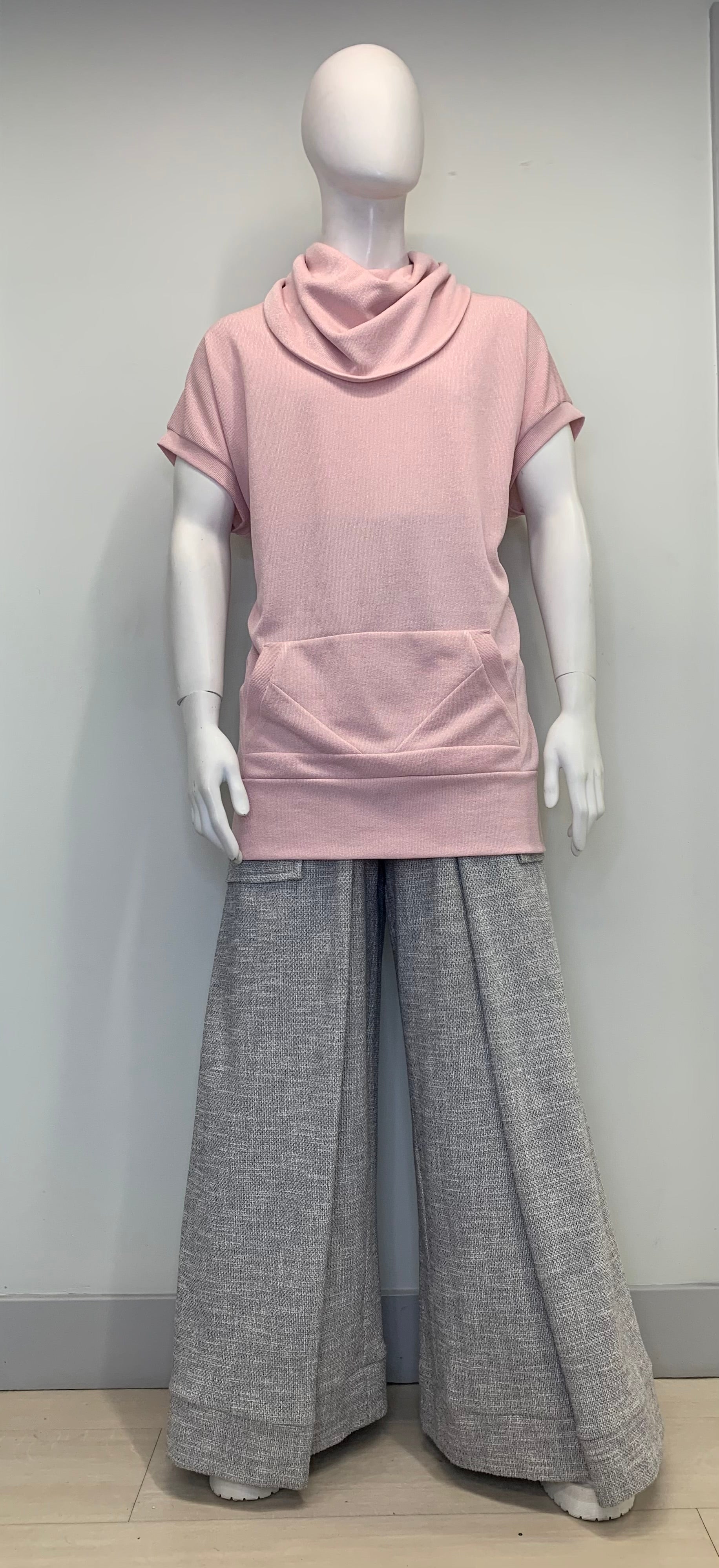 COWL NECK LIGHT PINK POUCHED Top