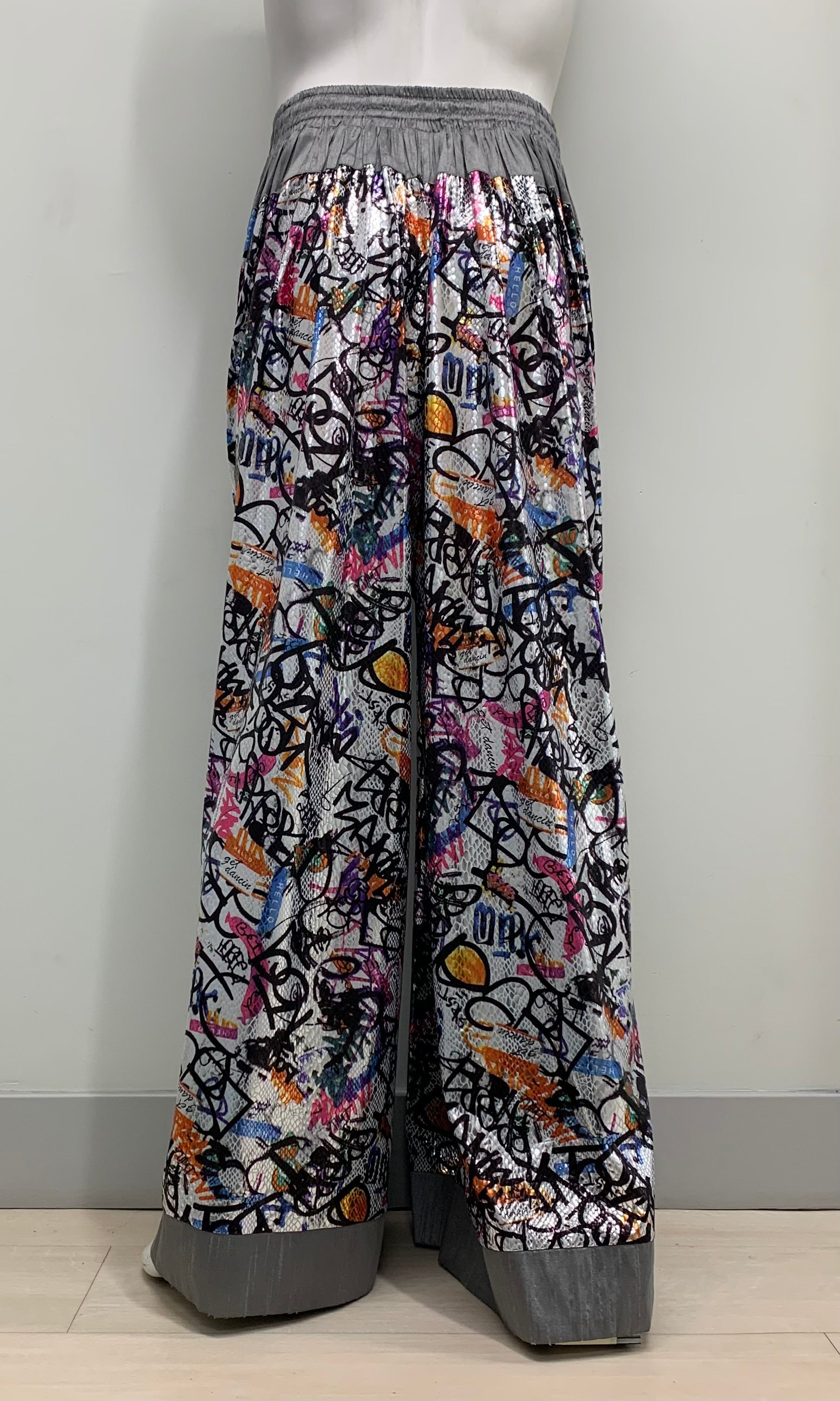 SILK AND SNAKE EMBOSSED GRAFFITI Pants